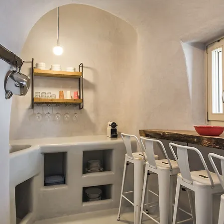 Ammos Oia Mansion Apartment Foinikia (Santorini)